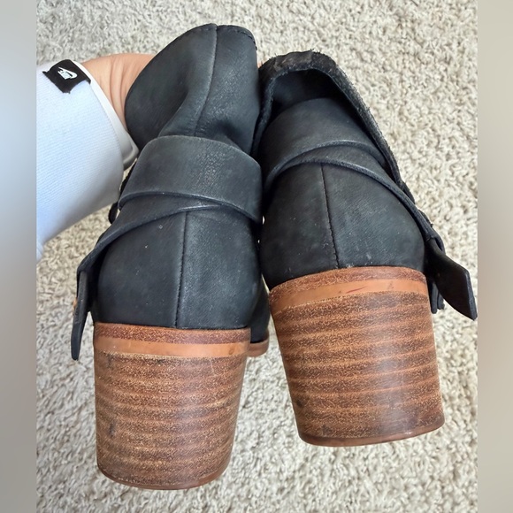 UGG Elora Suede Ankle Boots Size 7.5 - Picture 5 of 9